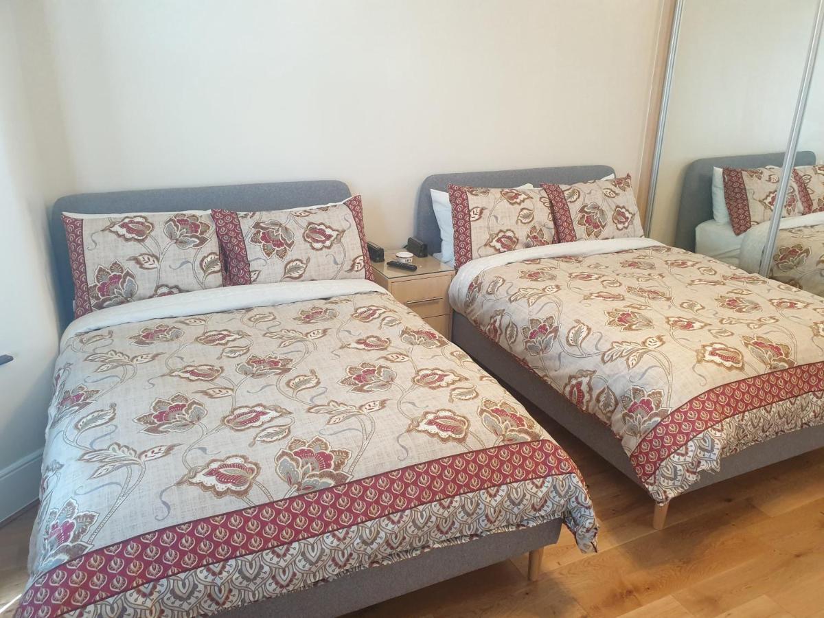 London Luxury 2 Bedroom Flat 5Min Walk From Overground, With Free Wifi, Free Parking-Sleeps X6 Ілфорд Екстер'єр фото