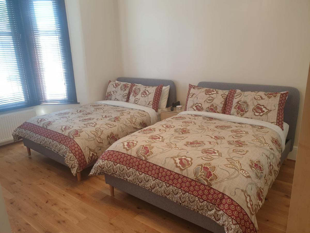 London Luxury 2 Bedroom Flat 5Min Walk From Overground, With Free Wifi, Free Parking-Sleeps X6 Ілфорд Екстер'єр фото