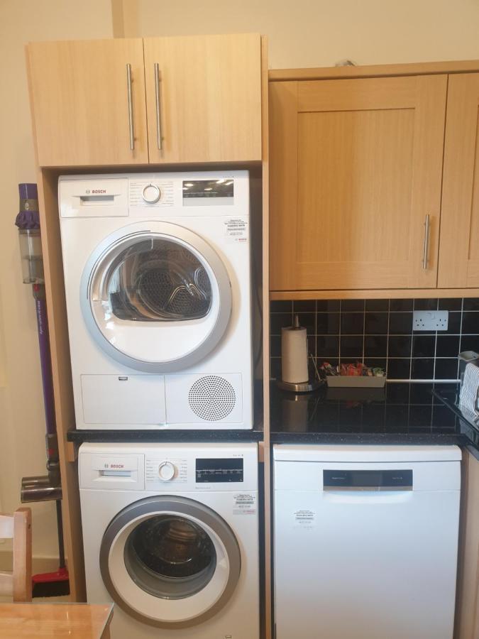 London Luxury 2 Bedroom Flat 5Min Walk From Overground, With Free Wifi, Free Parking-Sleeps X6 Ілфорд Екстер'єр фото