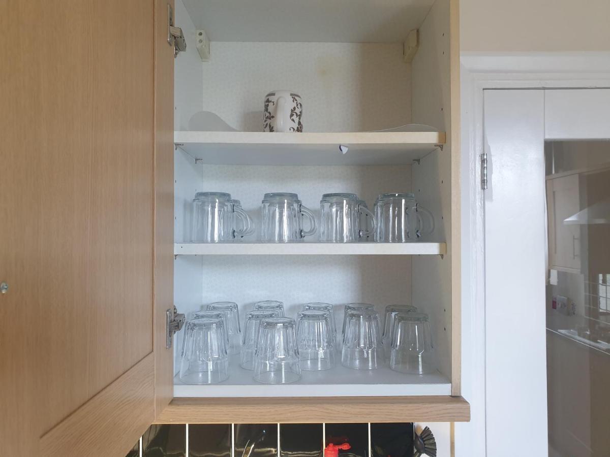 London Luxury 2 Bedroom Flat 5Min Walk From Overground, With Free Wifi, Free Parking-Sleeps X6 Ілфорд Екстер'єр фото