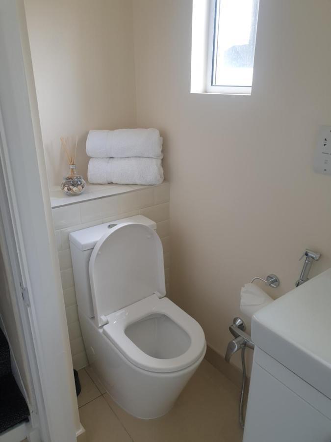 London Luxury 2 Bedroom Flat 5Min Walk From Overground, With Free Wifi, Free Parking-Sleeps X6 Ілфорд Екстер'єр фото