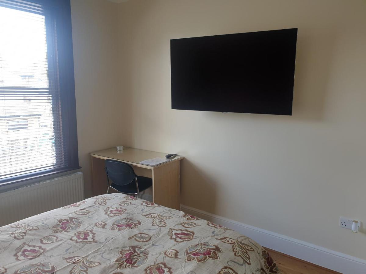 London Luxury 2 Bedroom Flat 5Min Walk From Overground, With Free Wifi, Free Parking-Sleeps X6 Ілфорд Екстер'єр фото